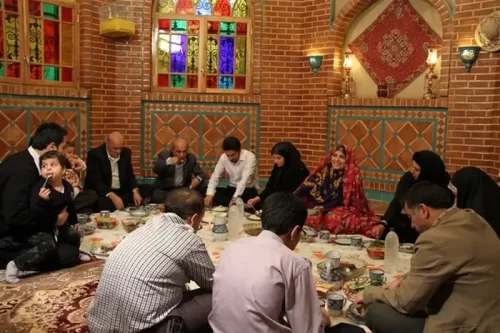 مهم‌ترین آداب غذا خوردن در ایران